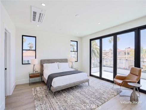111  9th  , Huntington Beach, CA