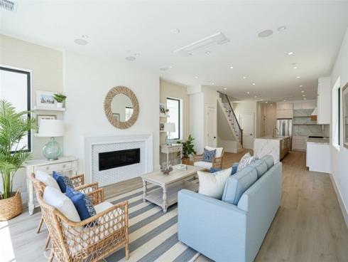 111  9th  , Huntington Beach, CA