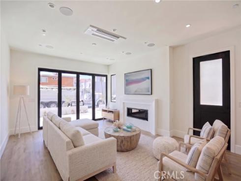 111  9th  , Huntington Beach, CA