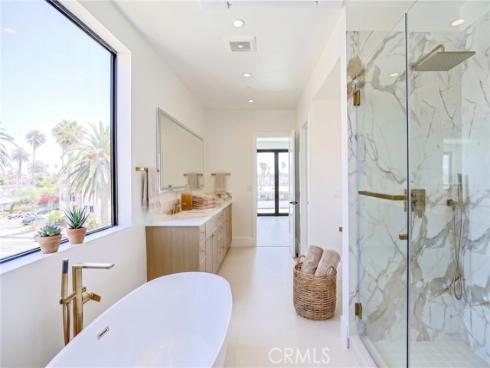 111  9th  , Huntington Beach, CA
