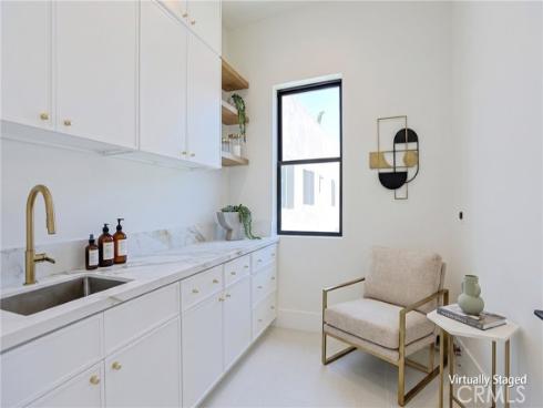 111  9th  , Huntington Beach, CA