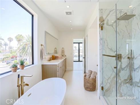 111  9th  , Huntington Beach, CA