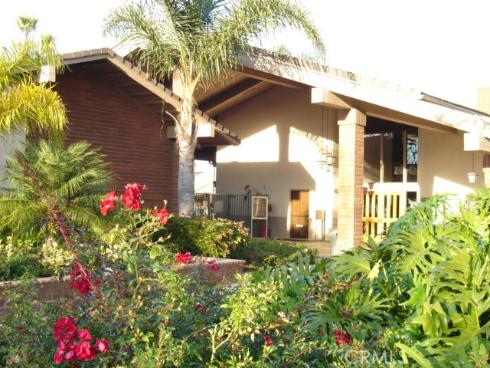 8877 Lauderdale 210-G Court, Huntington Beach, CA