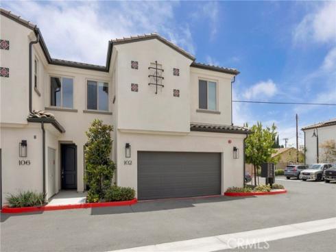 17544 Cameron 102 , Huntington Beach, CA