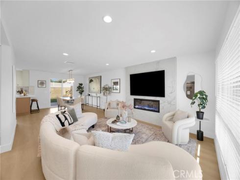 15662 Dawson , Huntington Beach, CA