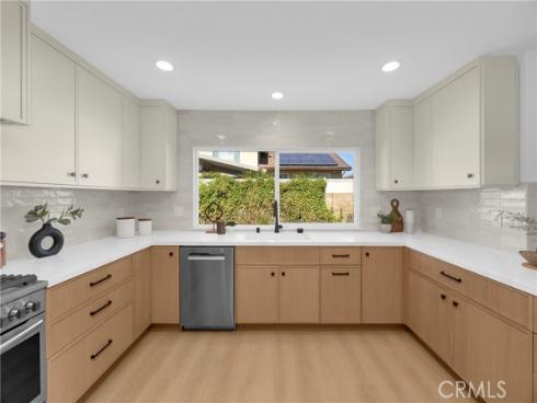 15662 Dawson , Huntington Beach, CA