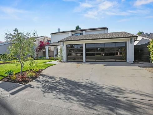 8711 Larkport Drive, Huntington Beach, CA
