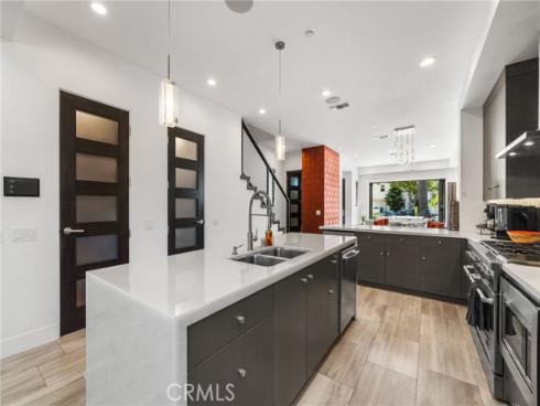 404 10th Street, Huntington Beach, CA