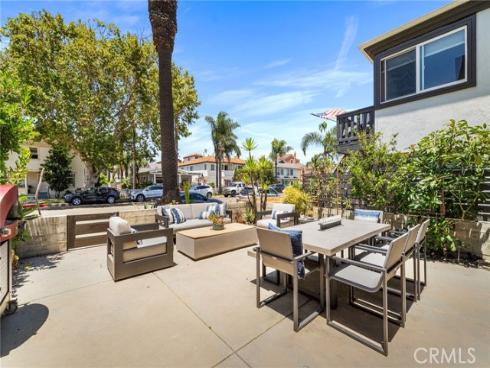404 10th Street, Huntington Beach, CA