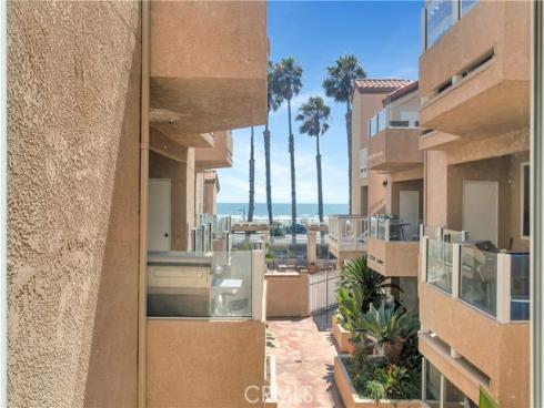 2000  Pacific Coast  203  Highway, Huntington Beach, CA