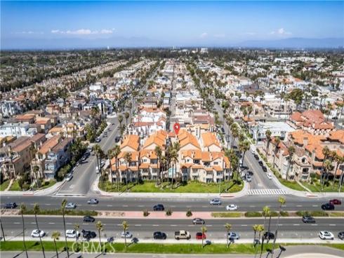 2000  Pacific Coast  203  Highway, Huntington Beach, CA