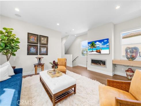 621 Frankfort Avenue, Huntington Beach, CA