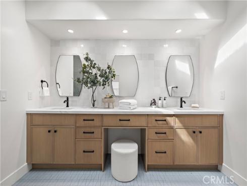 21791  Summerwind  , Huntington Beach, CA