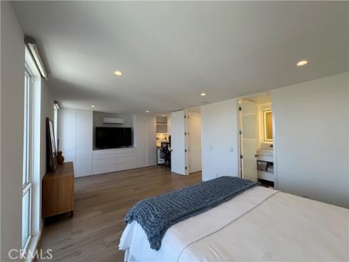 3981 Warner Avenue, Huntington Beach, CA