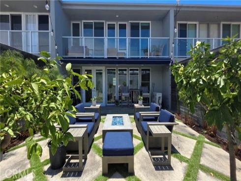 3981 Warner Avenue, Huntington Beach, CA
