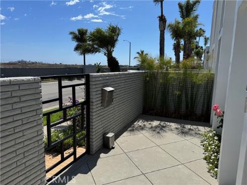 3981 Warner Avenue, Huntington Beach, CA