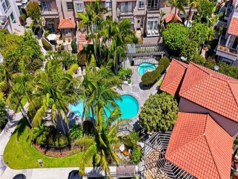 19239 Meadowood Cir , Huntington Beach, CA
