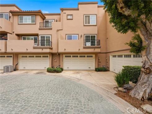 19239 Meadowood Cir , Huntington Beach, CA