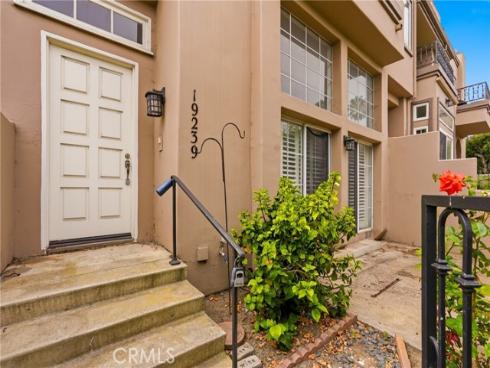 19239 Meadowood Cir , Huntington Beach, CA