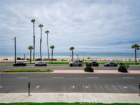 2000 Pacific Coast Hwy 108 , Huntington Beach, CA