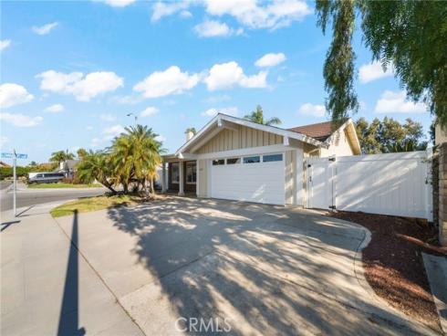 8612  Bayonne  , Huntington Beach, CA