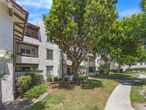 21372 Brookhurst
