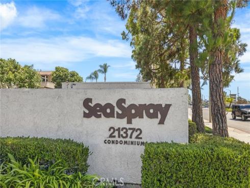 21372 Brookhurst , Huntington Beach, CA