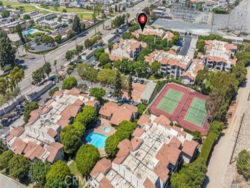 21372 Brookhurst , Huntington Beach, CA