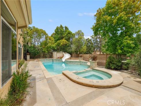 18682 Jockey Circle, Huntington Beach, CA