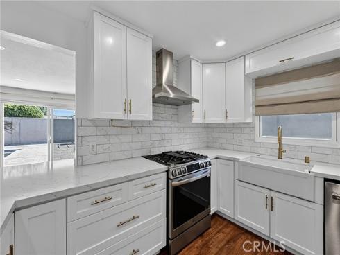 5972 Meadowlark Drive, Huntington Beach, CA