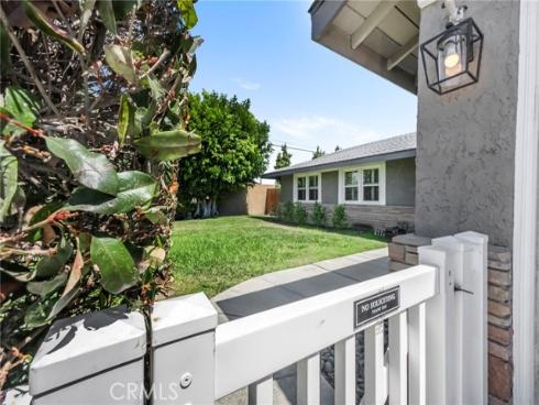 5972 Meadowlark Drive, Huntington Beach, CA