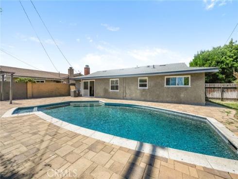5972 Meadowlark Drive, Huntington Beach, CA