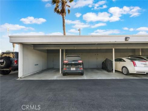 16922 Pacific Coast Hwy 102 , Huntington Beach, CA