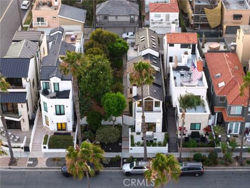 207  21st  , Huntington Beach, CA