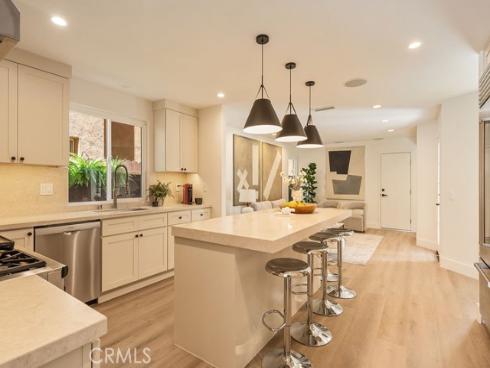 519  10th  , Huntington Beach, CA