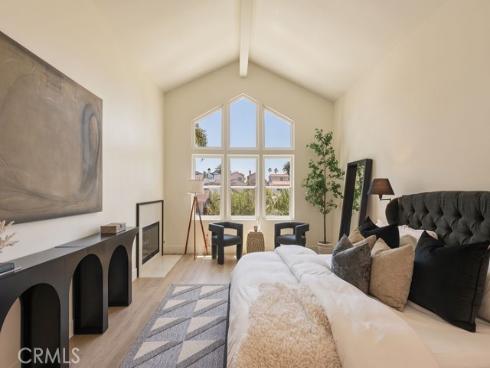 519  10th  , Huntington Beach, CA