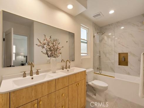 519  10th  , Huntington Beach, CA