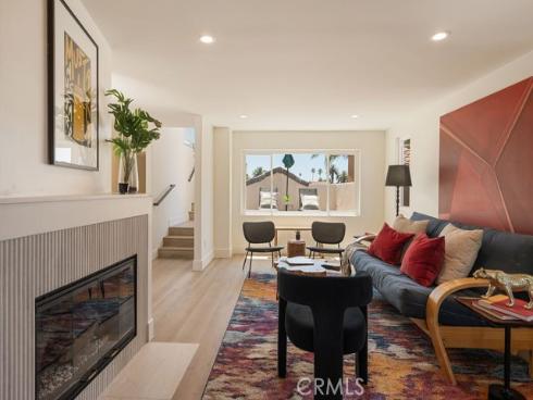 519  10th  , Huntington Beach, CA