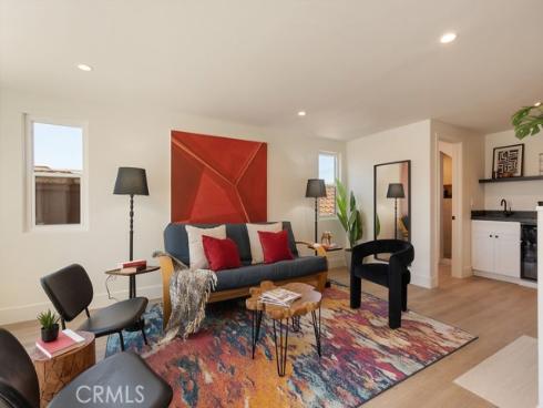 519  10th  , Huntington Beach, CA