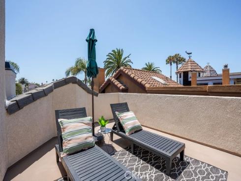 519  10th  , Huntington Beach, CA