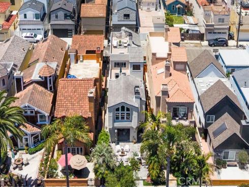 519  10th  , Huntington Beach, CA