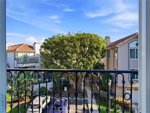 19225 Seabrook , Huntington Beach, CA