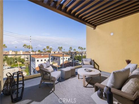 414 Main 420 Street, Huntington Beach, CA