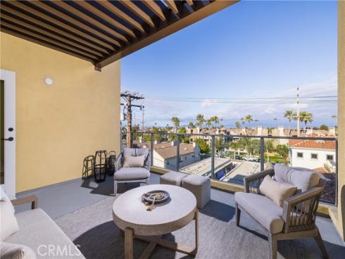 414 Main 420 Street, Huntington Beach, CA