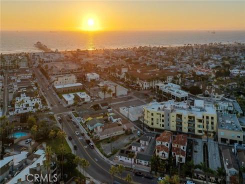 414  Main  420  Street, Huntington Beach, CA