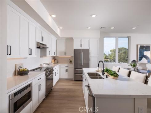 414 Main 420 Street, Huntington Beach, CA