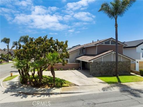 16391 Maruffa Circle, Huntington Beach, CA