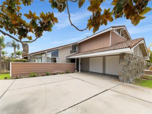 16391 Maruffa Circle, Huntington Beach, CA