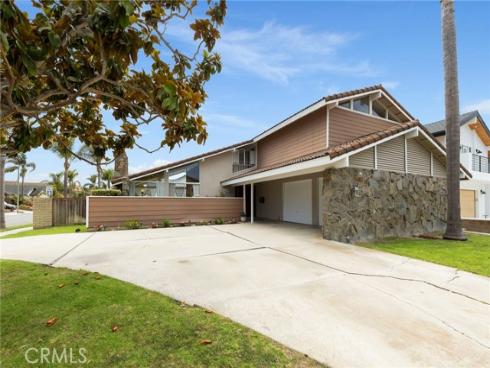 16391 Maruffa Circle, Huntington Beach, CA