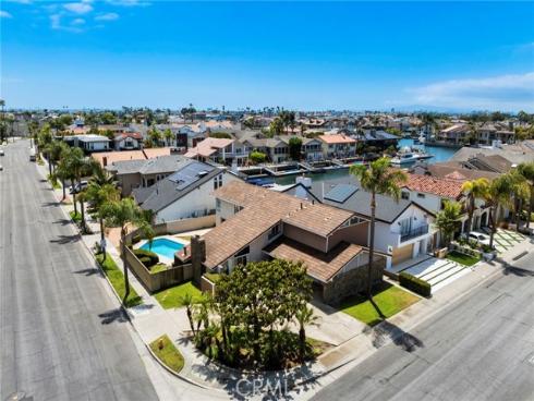 16391 Maruffa Circle, Huntington Beach, CA